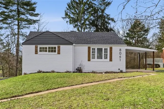 8061 Lindisfarne Dr gallery image 26