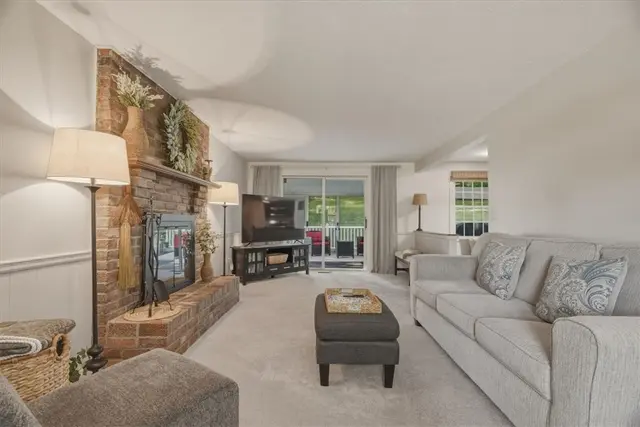8063 Broadlawn Dr gallery image 7