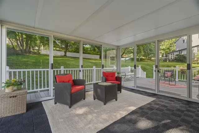 8063 Broadlawn Dr gallery image 15
