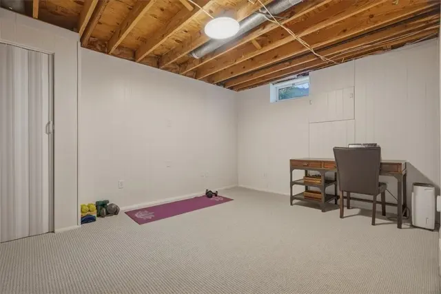 8063 Broadlawn Dr gallery image 16