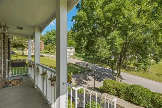 8063 Broadlawn Dr gallery image 17
