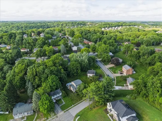 8063 Broadlawn Dr gallery image 18