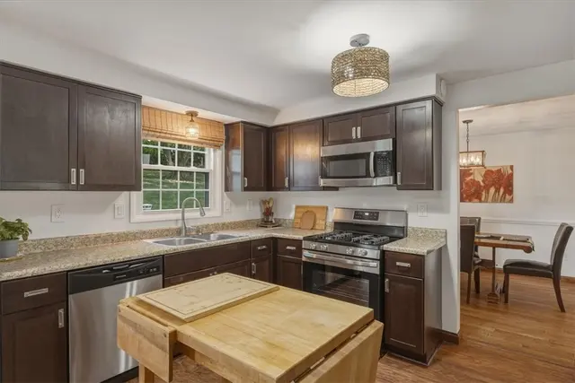 8063 Broadlawn Dr gallery image 29