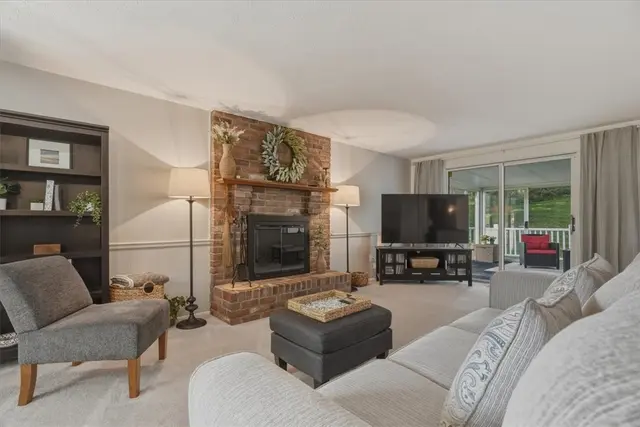8063 Broadlawn Dr gallery image 34