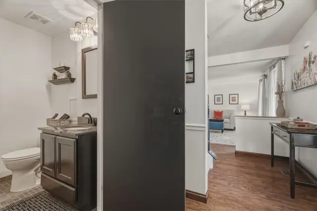 8063 Broadlawn Dr gallery image 35