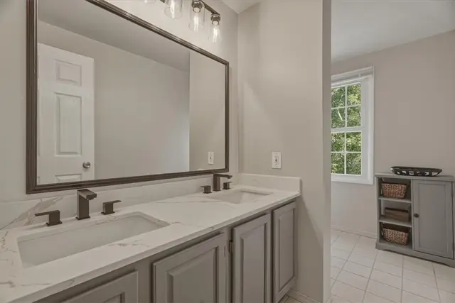 8063 Broadlawn Dr gallery image 42
