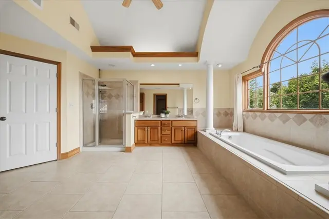 807 Cavan DRIVE gallery image 7