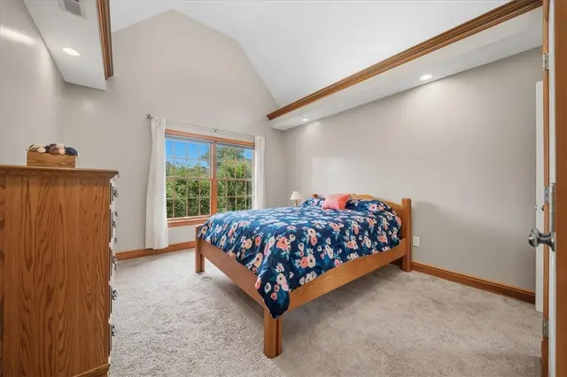 807 Cavan DRIVE gallery image 11