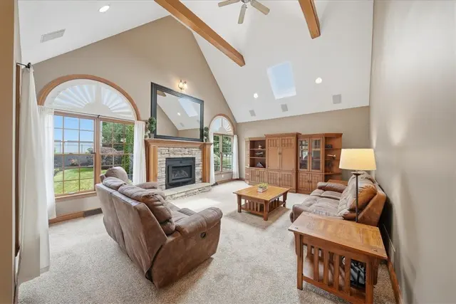 807 Cavan DRIVE gallery image 16
