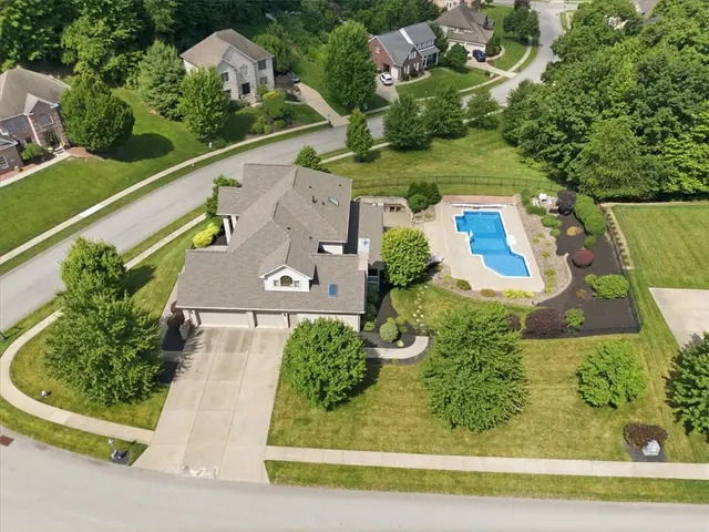 807 Cavan DRIVE gallery image 24