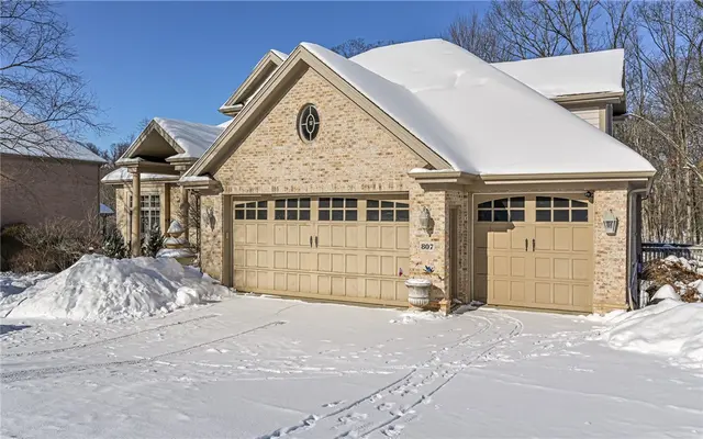 807 Gallant Fox Ln gallery image 3