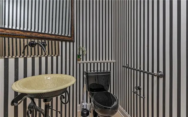 807 Gallant Fox Ln gallery image 17