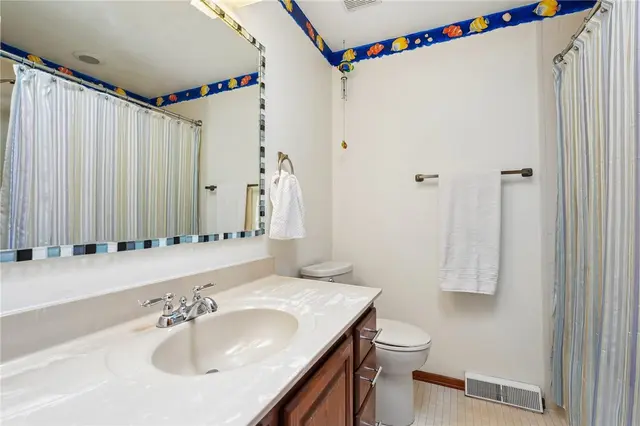 807 Hillcrest CIRCLE gallery image 7