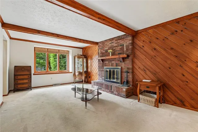 807 Hillcrest CIRCLE gallery image 14