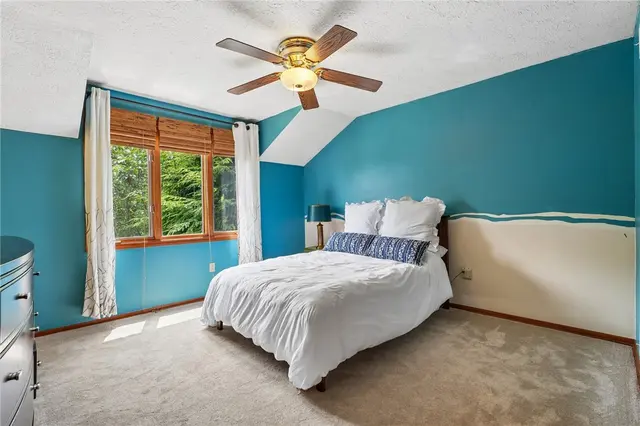 807 Hillcrest CIRCLE gallery image 15