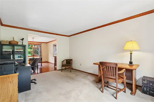 807 Hillcrest CIRCLE gallery image 38