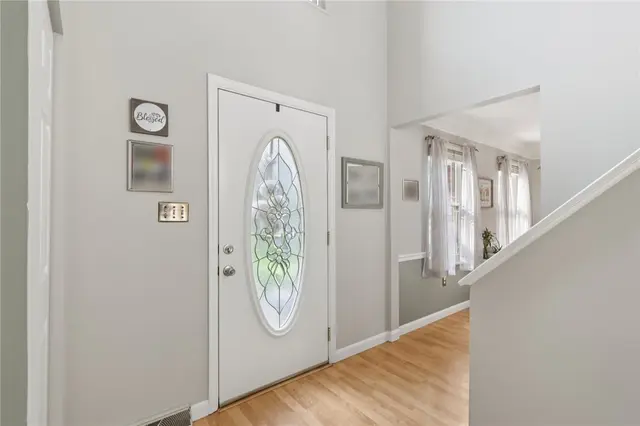 808 Glendale Court gallery image 4