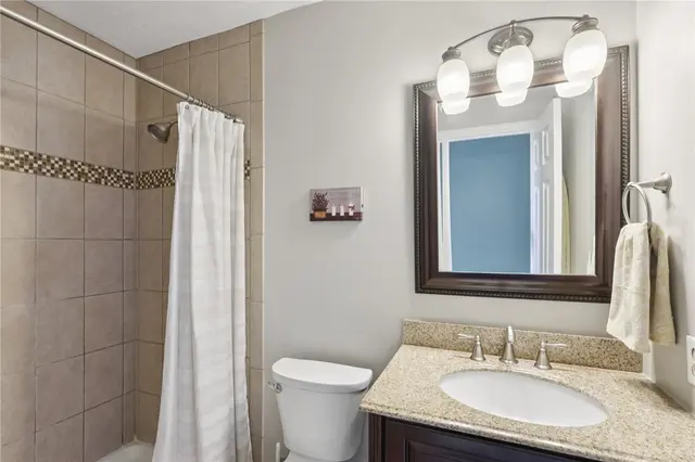 808 Glendale Court gallery image 9