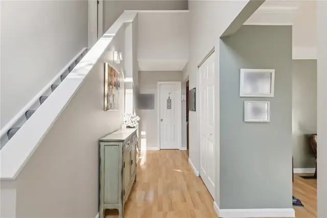 808 Glendale Court gallery image 11