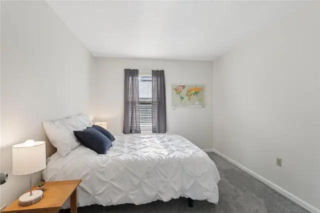 808 Glendale Court gallery image 15