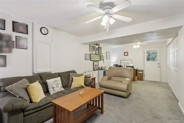 808 Glendale Court gallery image 16