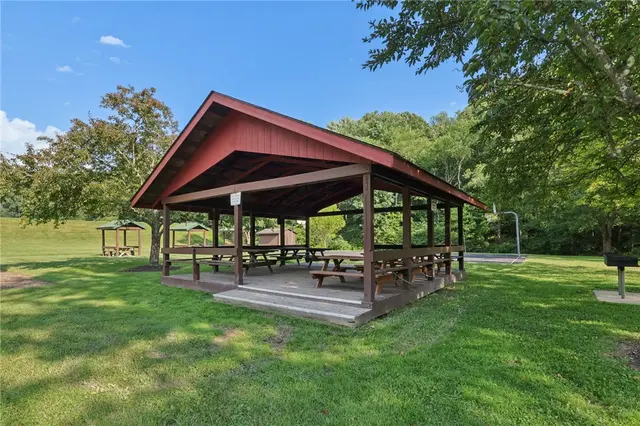 808 Glendale Court gallery image 22