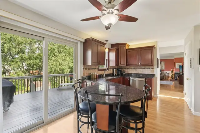 808 Glendale Court gallery image 24