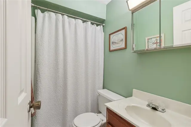 808 Glendale Court gallery image 28