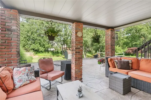 808 Glendale Court gallery image 44