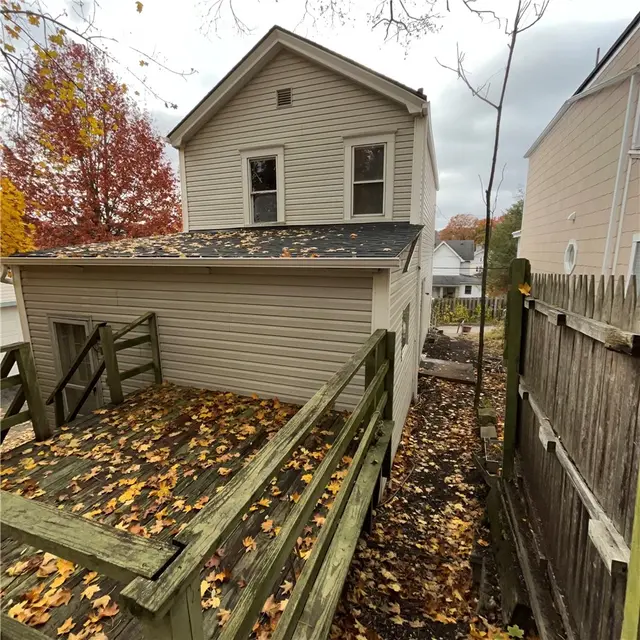 808 Lake St gallery image 18