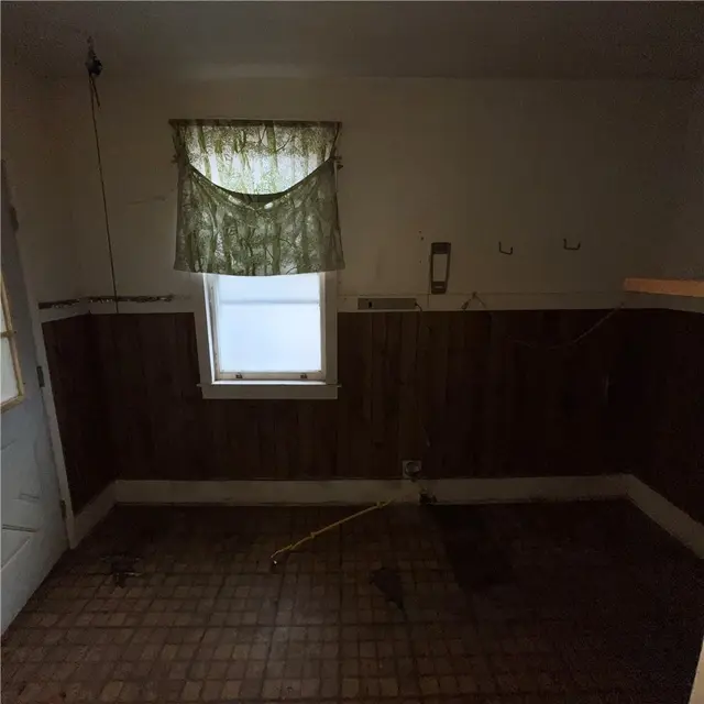 808 Lake St gallery image 20