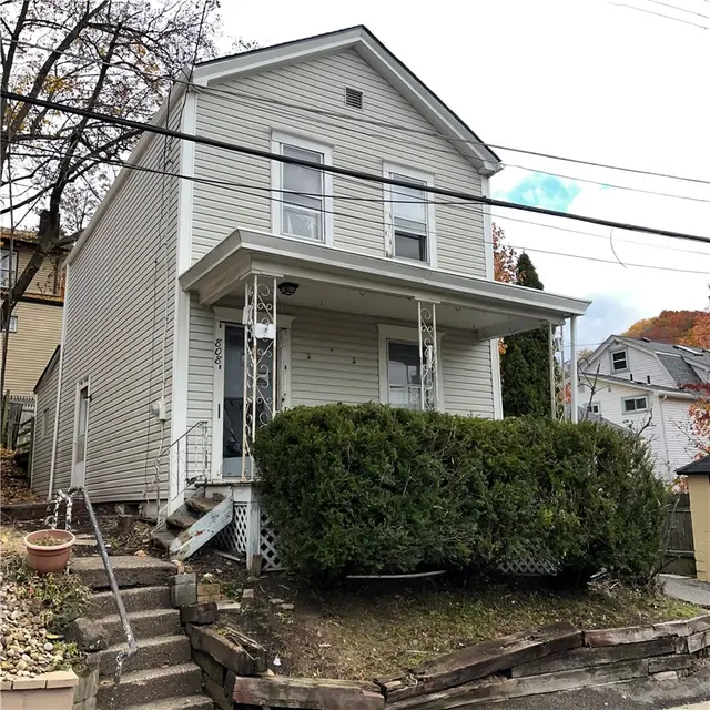 808 Lake St gallery image 26