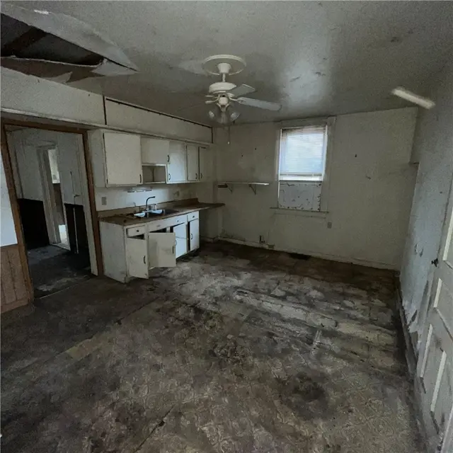 808 Lake St gallery image 28