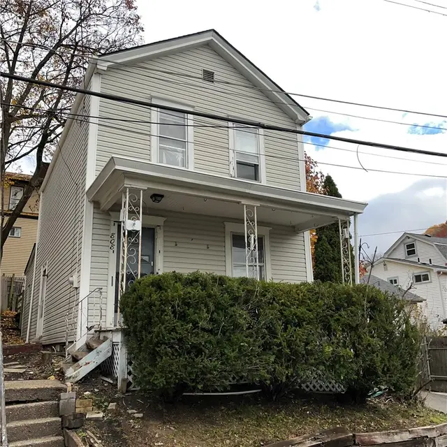 808 Lake St gallery image 29