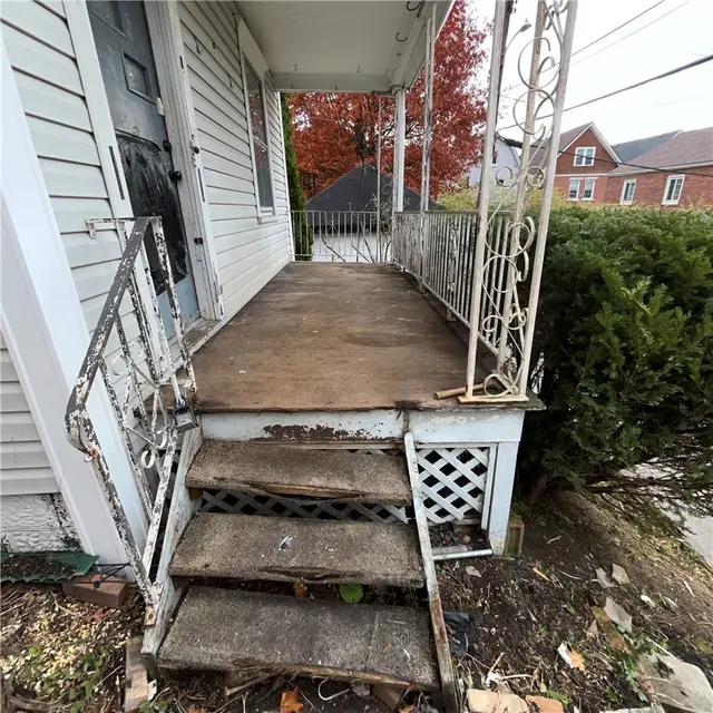 808 Lake St gallery image 31