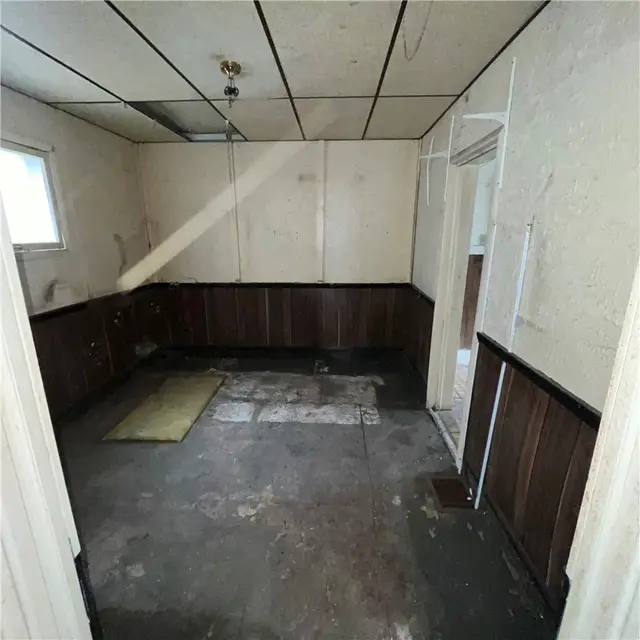 808 Lake St gallery image 35