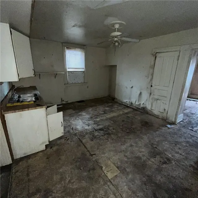 808 Lake St gallery image 37