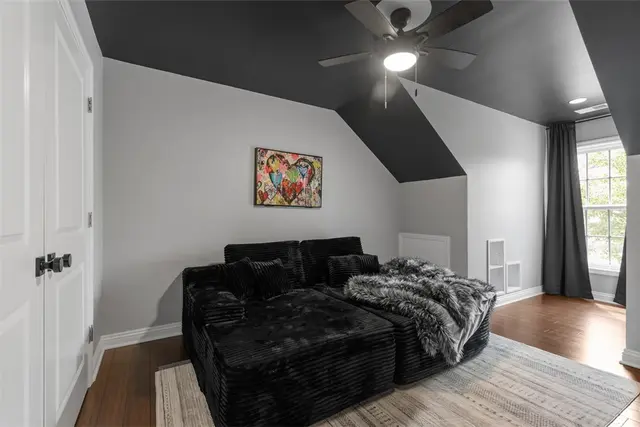 808 Strasburg Dr gallery image 7