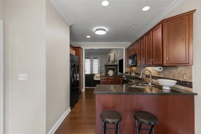808 Strasburg Dr gallery image 8