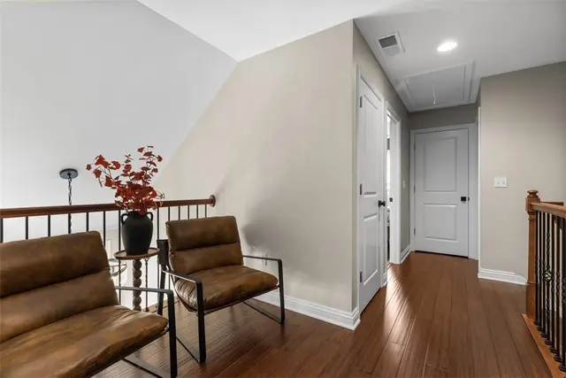 808 Strasburg Dr gallery image 11