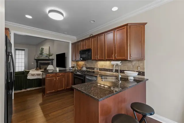 808 Strasburg Dr gallery image 16
