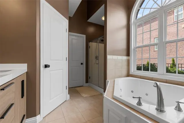 808 Strasburg Dr gallery image 17