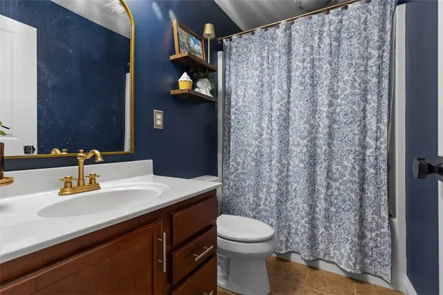 808 Strasburg Dr gallery image 19