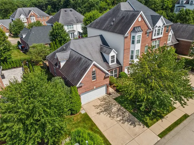 808 Strasburg Dr gallery image 25