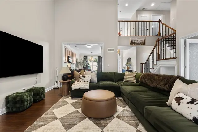 808 Strasburg Dr gallery image 28