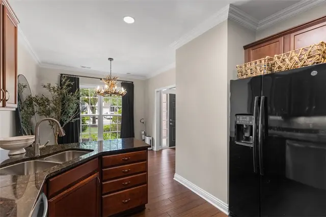 808 Strasburg Dr gallery image 29