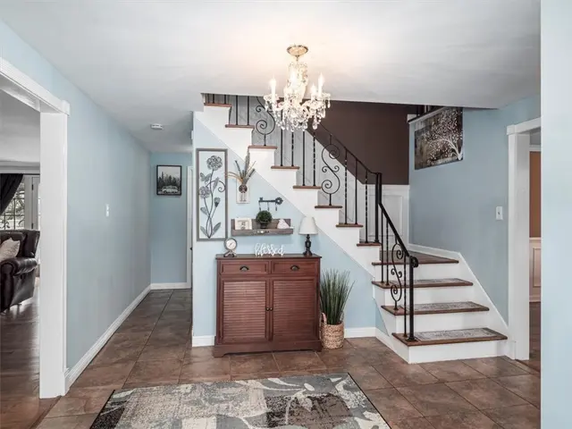 8084 Dormar Ct gallery image 14