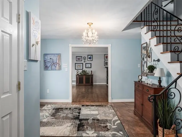 8084 Dormar Ct gallery image 15