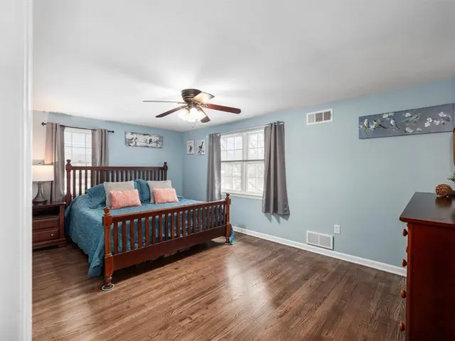 8084 Dormar Ct gallery image 21