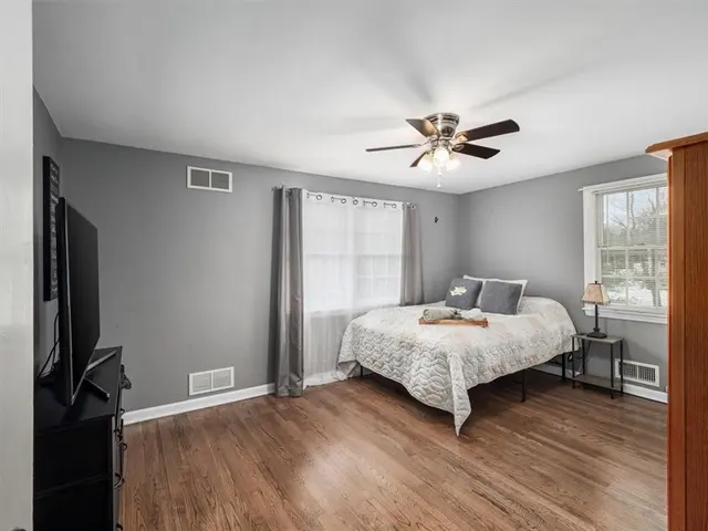 8084 Dormar Ct gallery image 26